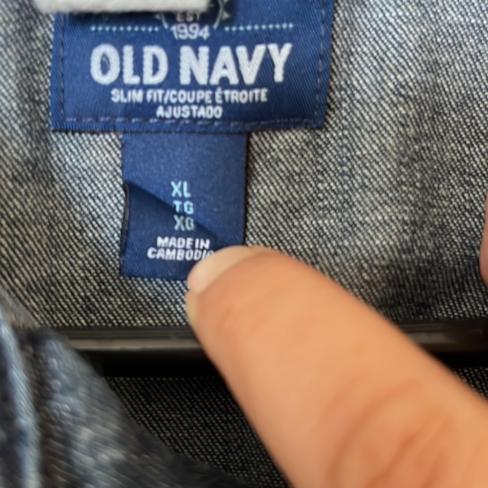 Old Navy denim long sleeve Bottom up long sleeve shirt sz XL - Picture 2 of 4